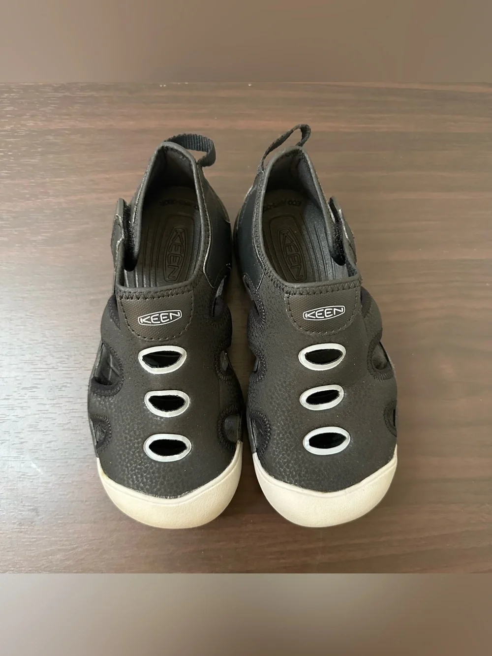 KEEN Stingray Slip-On Sandals Black Gray Hook & Loop Size 2 Unisex Kids New